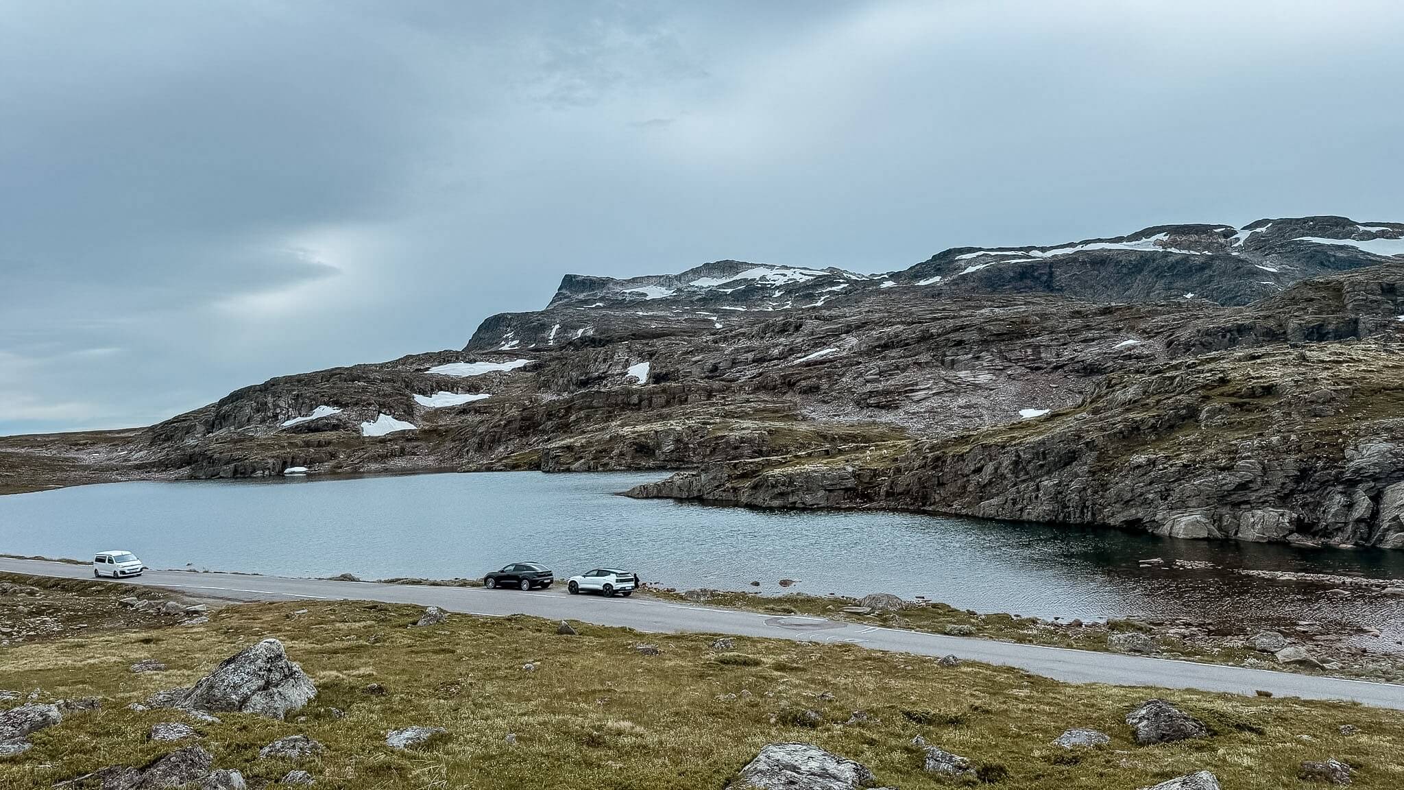 Snøvegen – śnieg latem